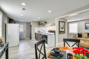 Ridgefield Cottage Walk to Town and Movie Theater!